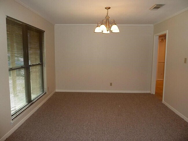 Foto del edificio - 9122 Western Dr