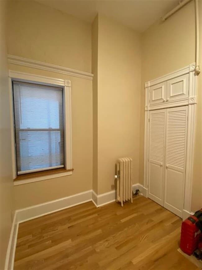 Building Photo - 495 Green St