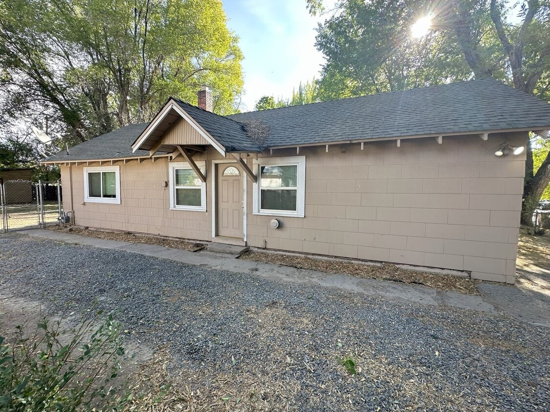 Primary Photo - Two bed, one bath house