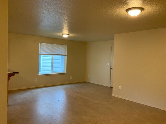 Foto del edificio - 3 Bedroom/2.5 Bath Home in the Carter Park...