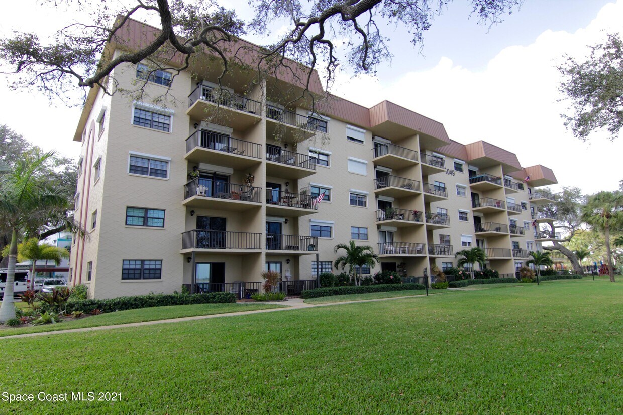 Primary Photo - 1049 Rockledge Dr