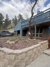 Building Photo - 721 Cave Rd