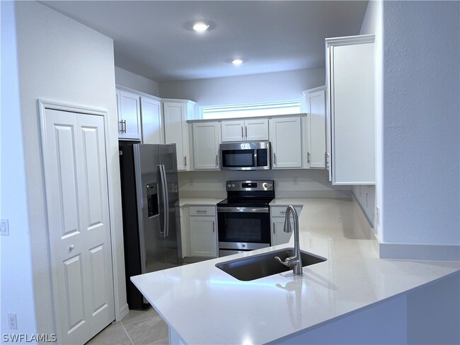 Building Photo - 2184 Dragonfruit Wy