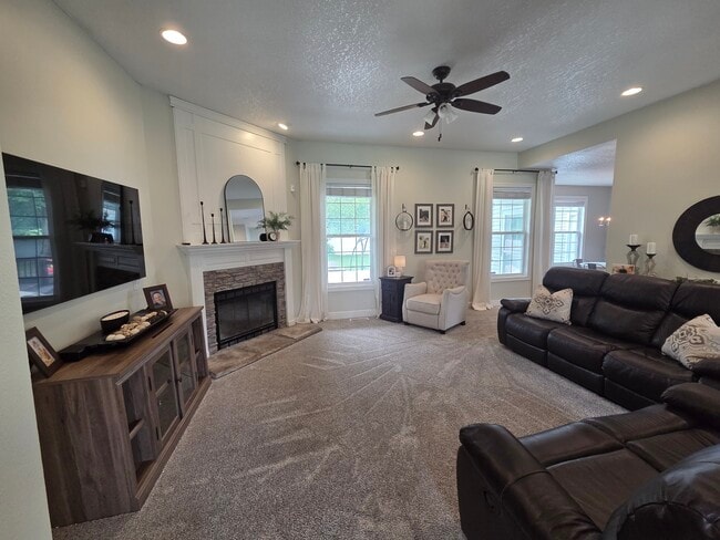 Building Photo - 2507 Golf Links Rd