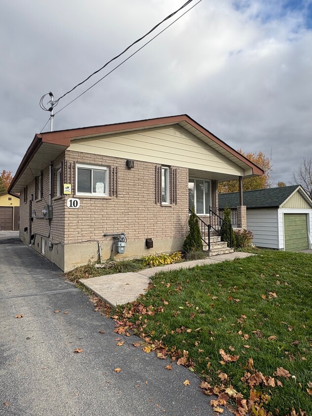 Primary Photo - 10 Hamilton St