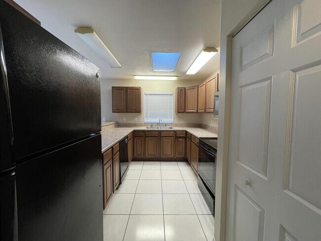 Building Photo - 5 Braddock Ln