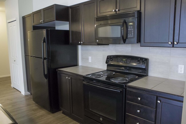 Building Photo - 2 bedroom in Everett WA 98208