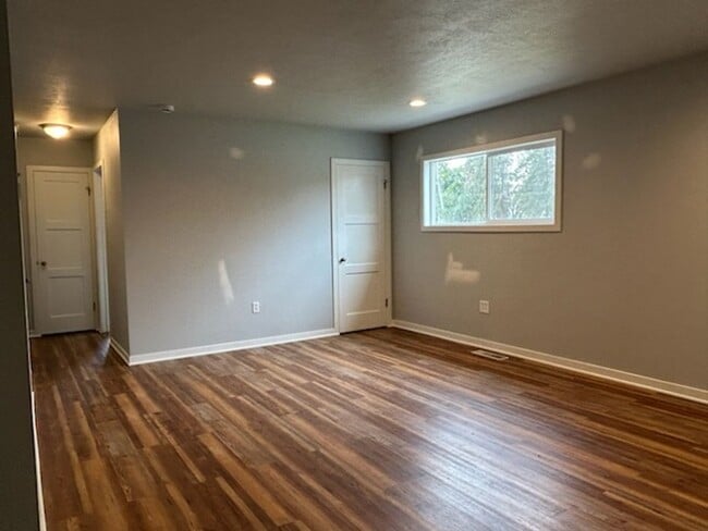 Building Photo - 224go