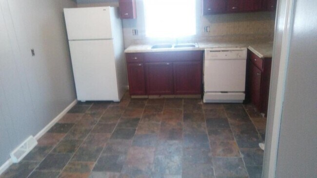 Building Photo - 930 Maplewood