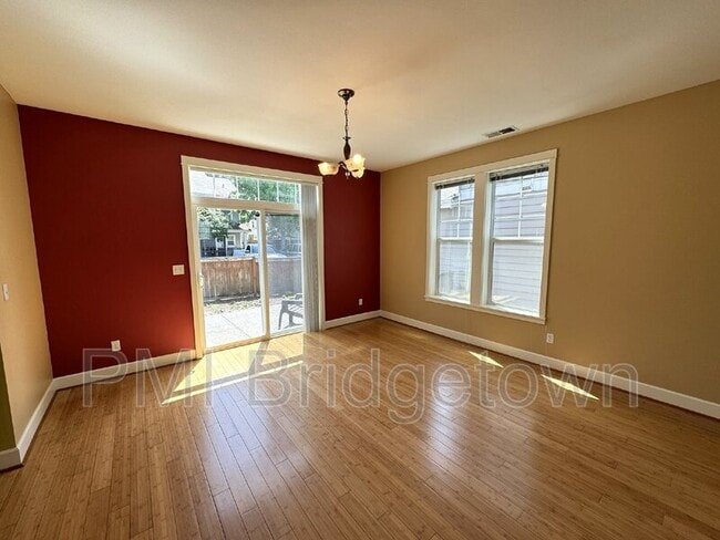 Building Photo - 4944 N Hudson St