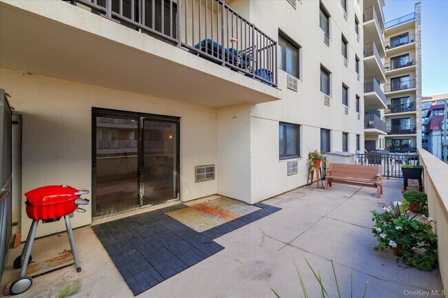 Foto del edificio - 420 Shore Rd