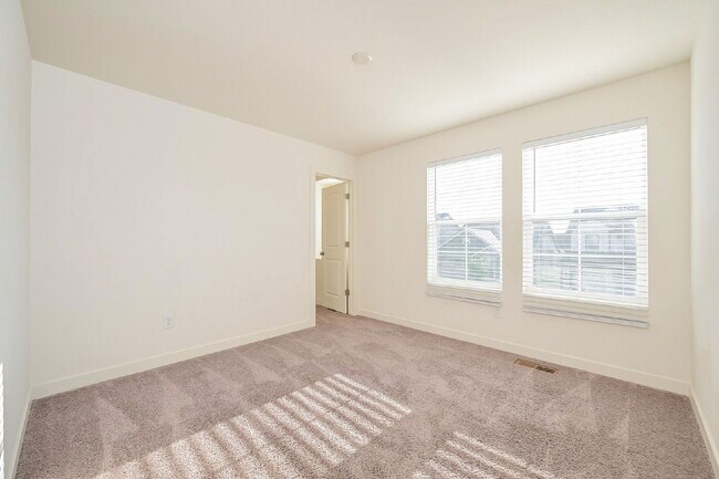 Building Photo - 6325 Stablecross Trl