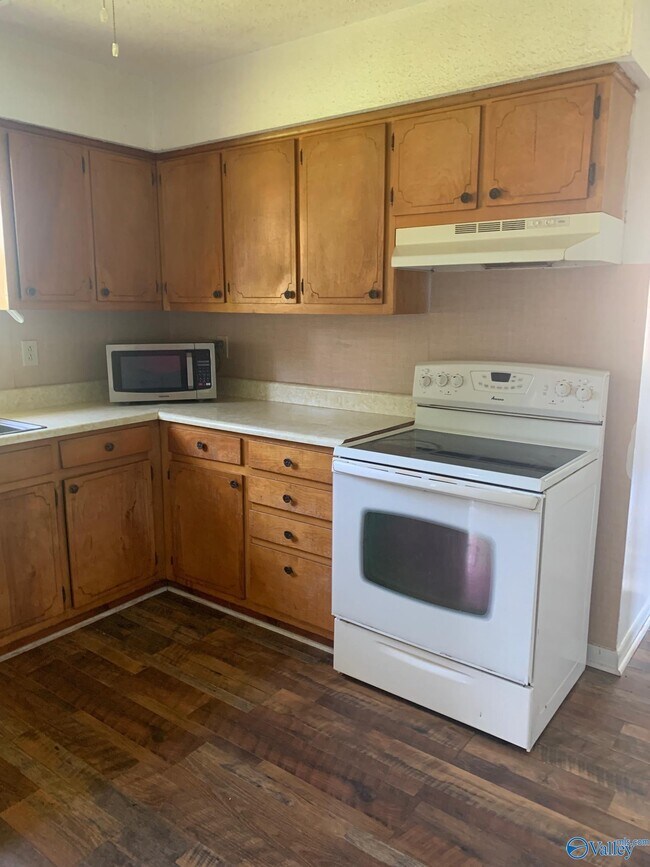 Foto del edificio - 21045 Myrtlewood Dr
