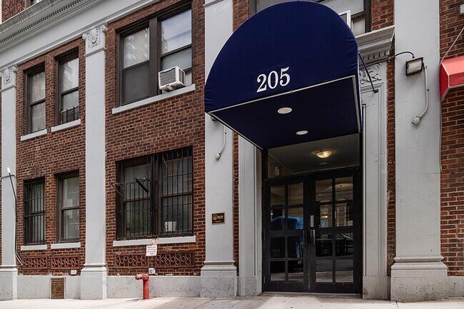 5 W th St Unit 13 F New York Ny Apartment For Rent In New York Ny Apartments Com