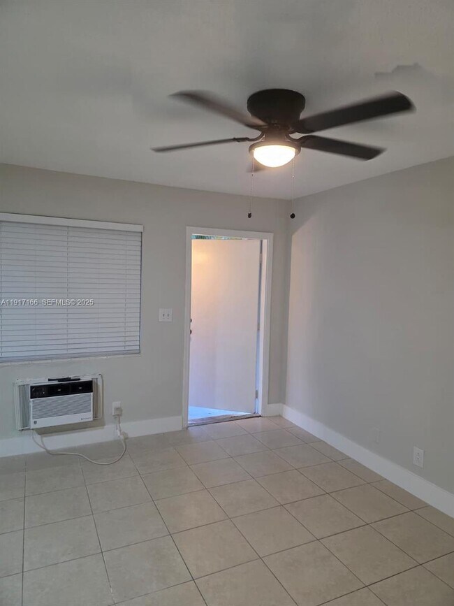 Foto del edificio - 435 NW 41st St