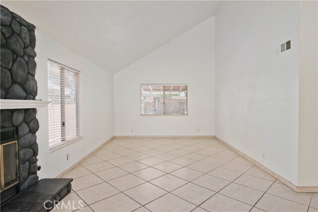 Foto del edificio - 42934 Fenner Ave