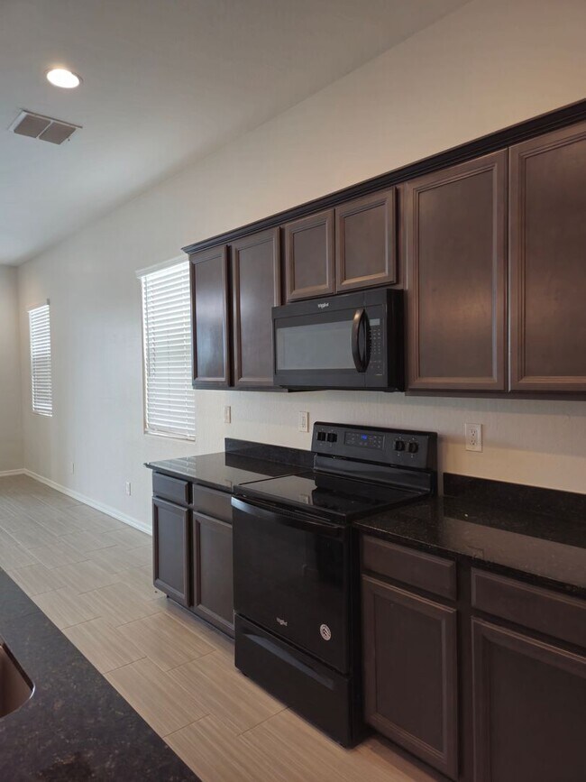 Building Photo - Beautiful 4 Bedroom 3 Bath Home in Gated C...