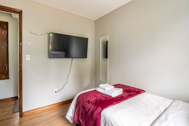 Foto del edificio - 1803 N 200th St