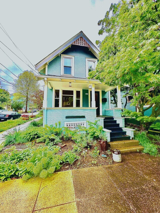 1838 SE Oak St, Portland, OR 97214 House Rental in Portland, OR