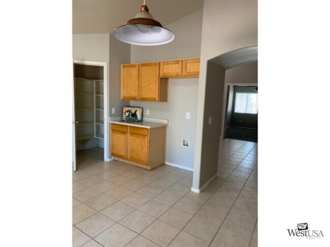 Building Photo - 3BED/2BATH  MOVE IN READY IN SUNDIAL