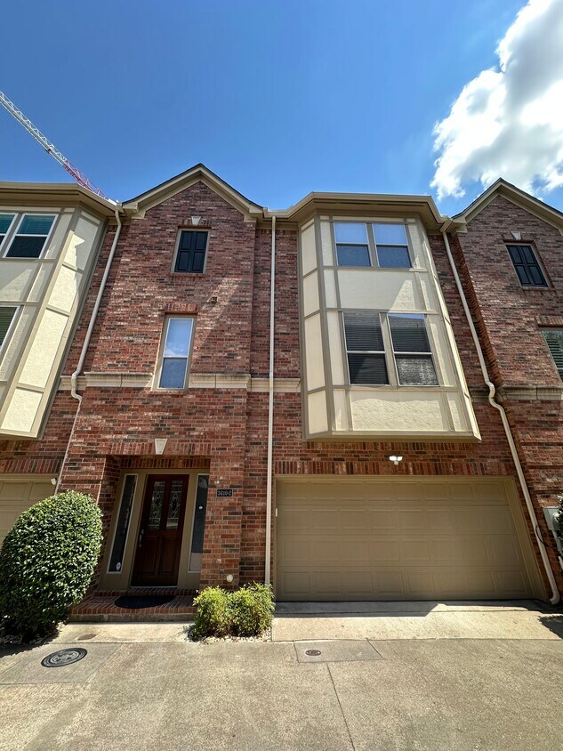 Foto principal - 3610 Gillespie St