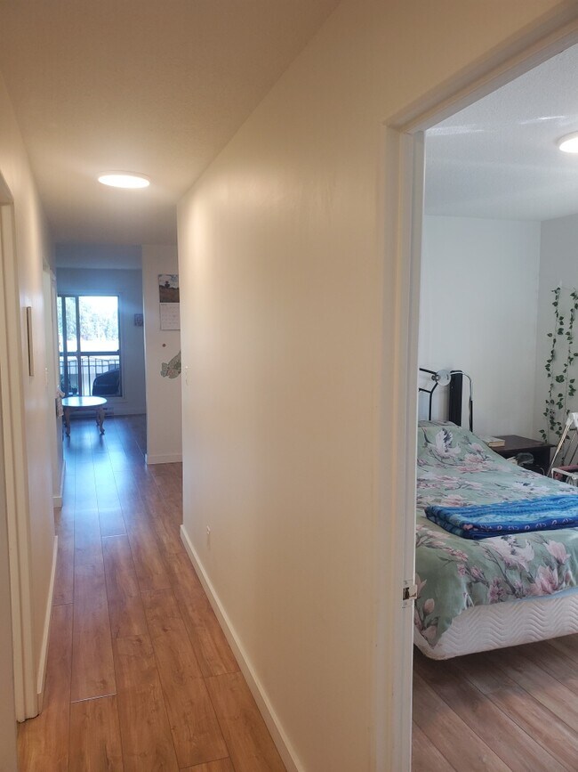 Photo du bâtiment - 430-430 Stewart Ave