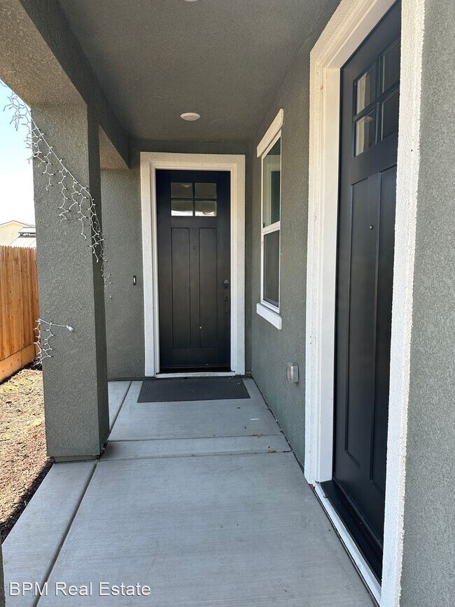 Building Photo - 5 br, 4 bath House - 6117 Pareto Pl