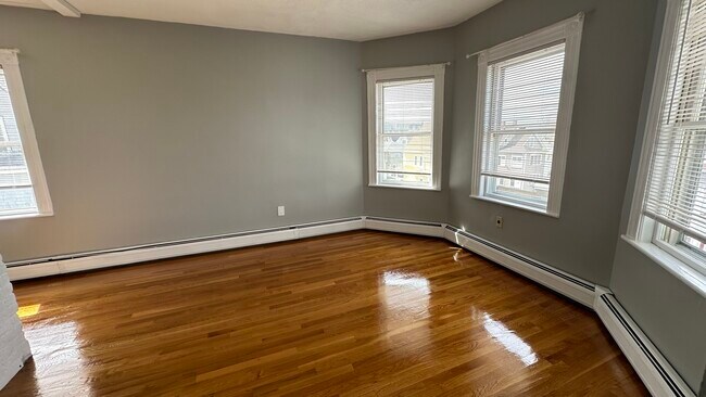 Foto del edificio - 60 Morton Ave