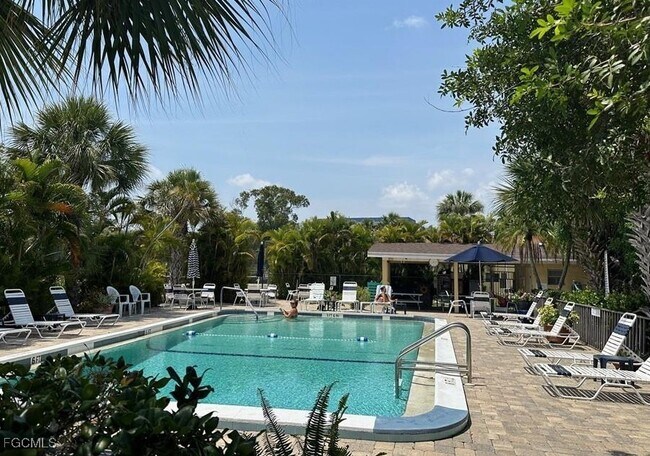 Foto del edificio - 8148 Country Rd