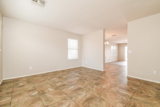 Building Photo - 8706 E Capri Ave