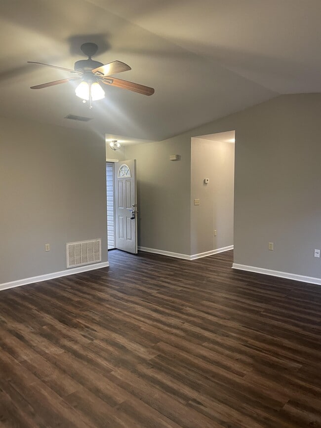 Building Photo - 2841 N Sunny Ln