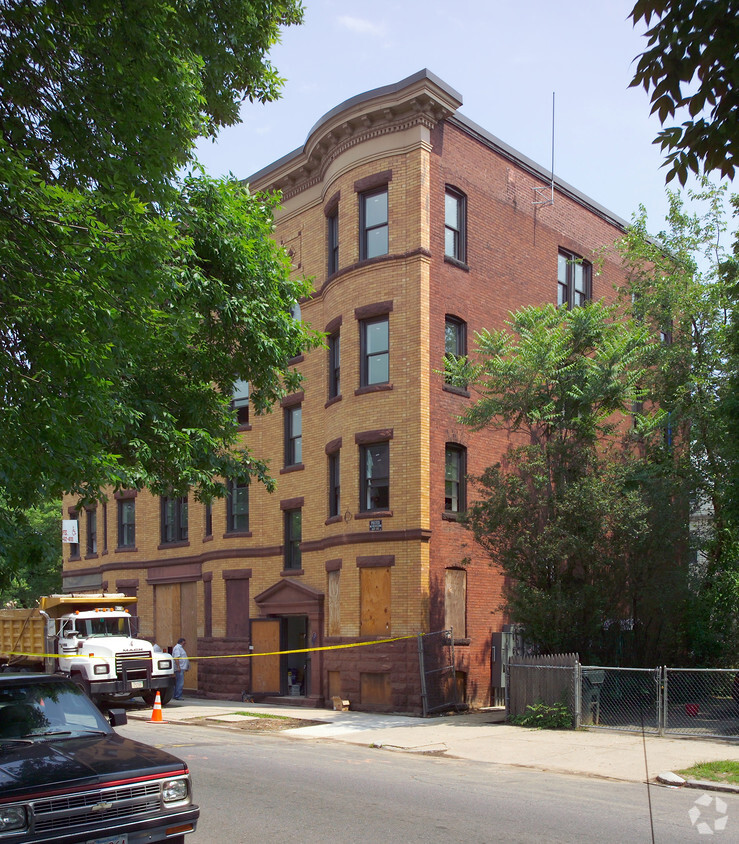 Building Photo - 1391 Dwight St