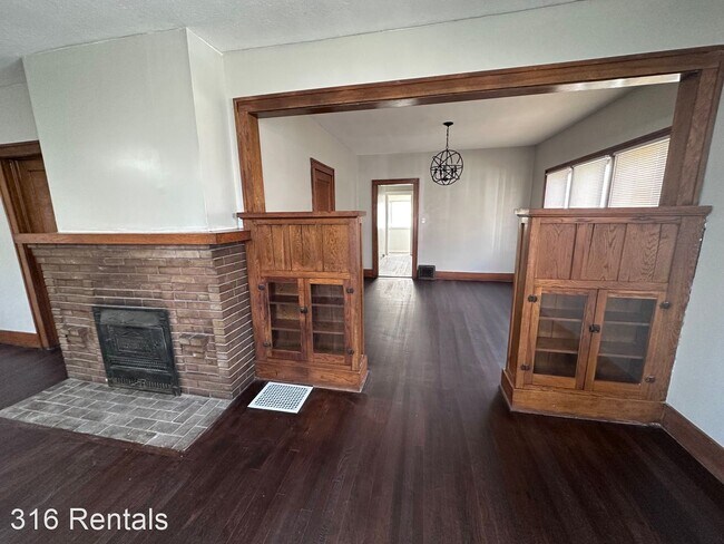 Foto del edificio - 2 br, 1 bath House - 1047 N Waco Ave