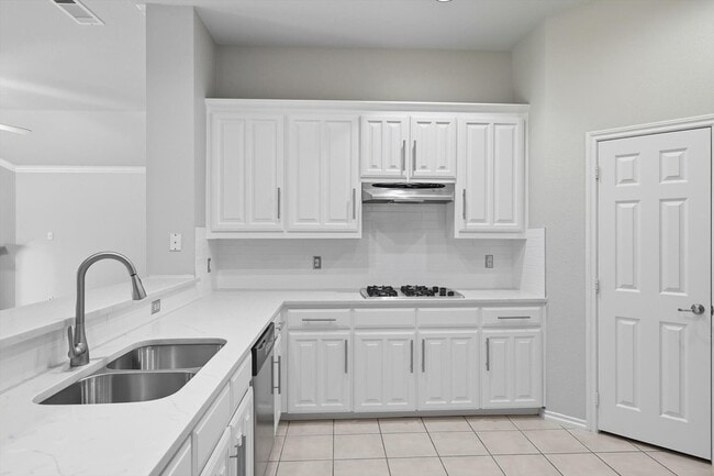 Foto del edificio - 4833 Heber Springs Trail