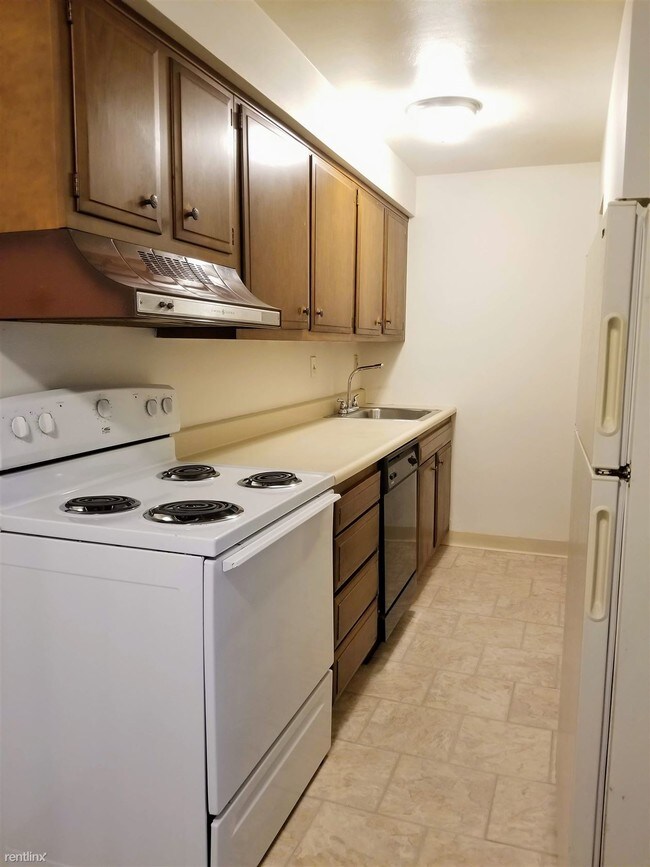 Foto del edificio - 1 br, 1 bath Apartment - 511 Freeport Road #3