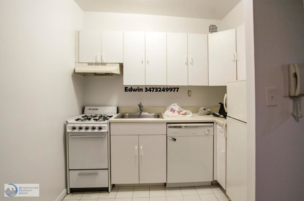 Building Photo - 126 E 39th St