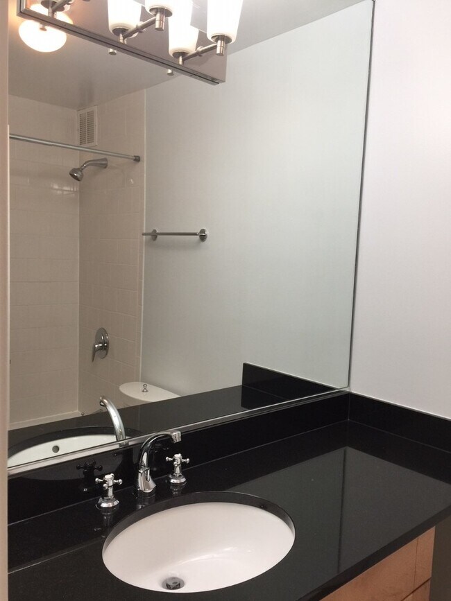 Foto del edificio - 2036 N Larrabee St