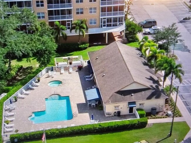 Foto del edificio - 960 Starkey Rd