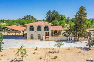 Building Photo - 137 Lanell Dr