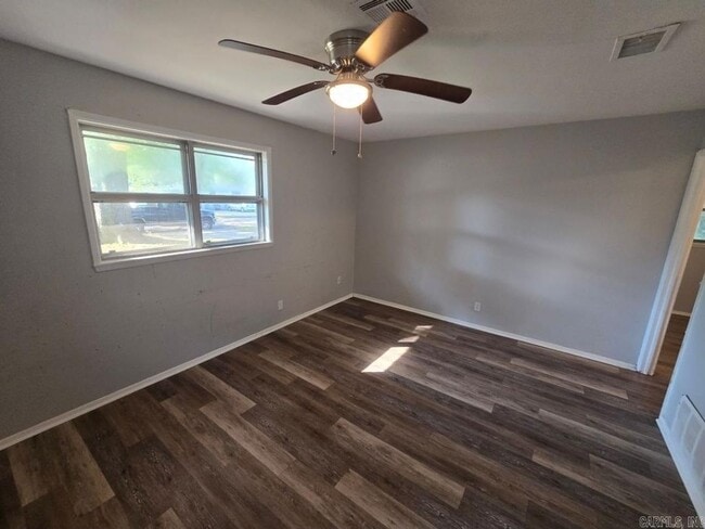 Building Photo - 620 Neal St