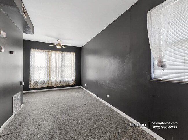 Foto del edificio - 1144 W 68th St