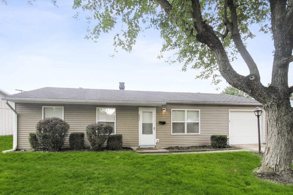 3307 Macarthur Ln, Indianapolis, IN 46224 House Rental in