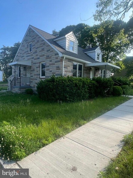 Foto del edificio - 1329 Donald Ave