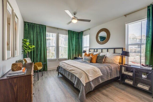 Building Photo - It Just Has That Feel