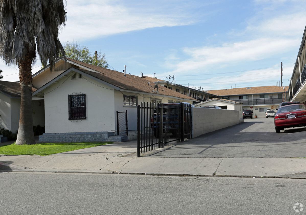 Foto del edificio - Maywood Apartment