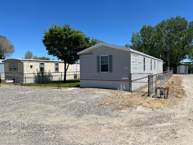 Building Photo - 3 Bed 2 Bath Updated Mobile Home w/ Fenced Yard & Many Amenities