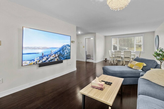 Building Photo - 45 Quidi Vidi Rd