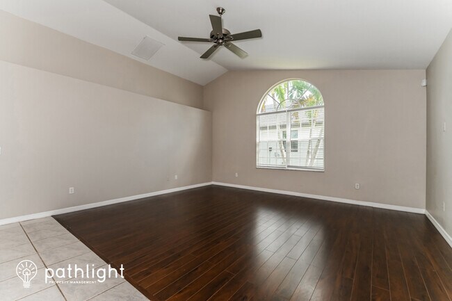 Foto del edificio - 1918 Cape Coral Pkwy W, Cape Coral, FL, 33914