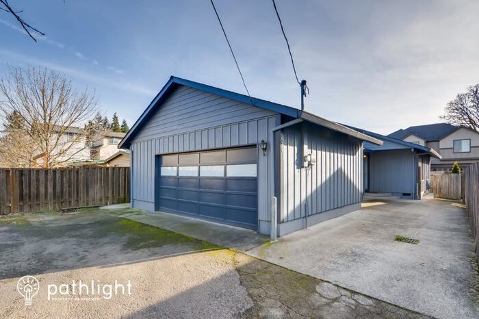 Foto principal - 4380 Southwest 170th Avenue, Beaverton, OR...