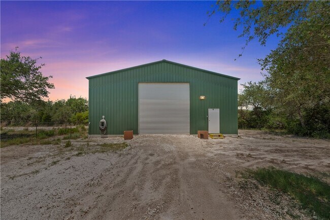 Foto del edificio - 2122 Prairie Rd